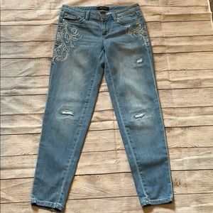 WHBM Embroidered Girlfriend Jeans Size 0 A23